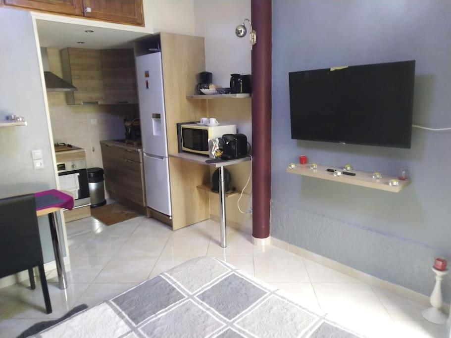 Studio Ideal Pour Deux Voyageurs Sur Marseille Exterior photo